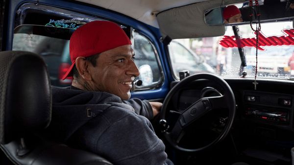 A Mexico City Neighborhood Keeps the Iconic Volkswagen Beetle Alive