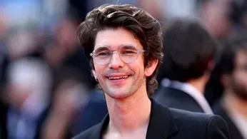 Out Actor Ben Whishaw Is 'Definitely Happier' Being Out; The Closet was 'Stressful and Unhappy'