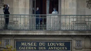 A Timeline of the Jewel Heist at the Louvre in Paris