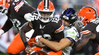 Browns QB Shedeur Sanders Has a Rough NFL Debut After Relieving the Injured Dillon Gabriel